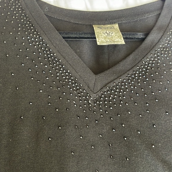 BLACK PULLOVER WITH SPARKLE V-NECK - Picture 2 of 8